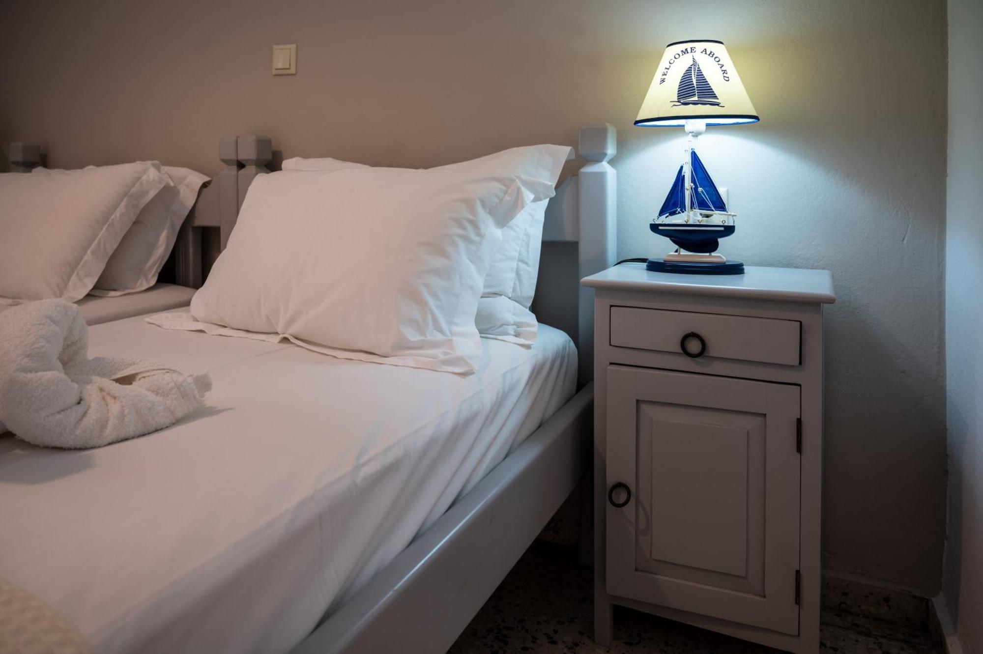 Giasemi Rooms Livadi  エクステリア 写真